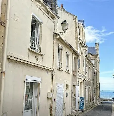 Crewlodge Deauvillehosthelper * Arromanches-les-Bains
